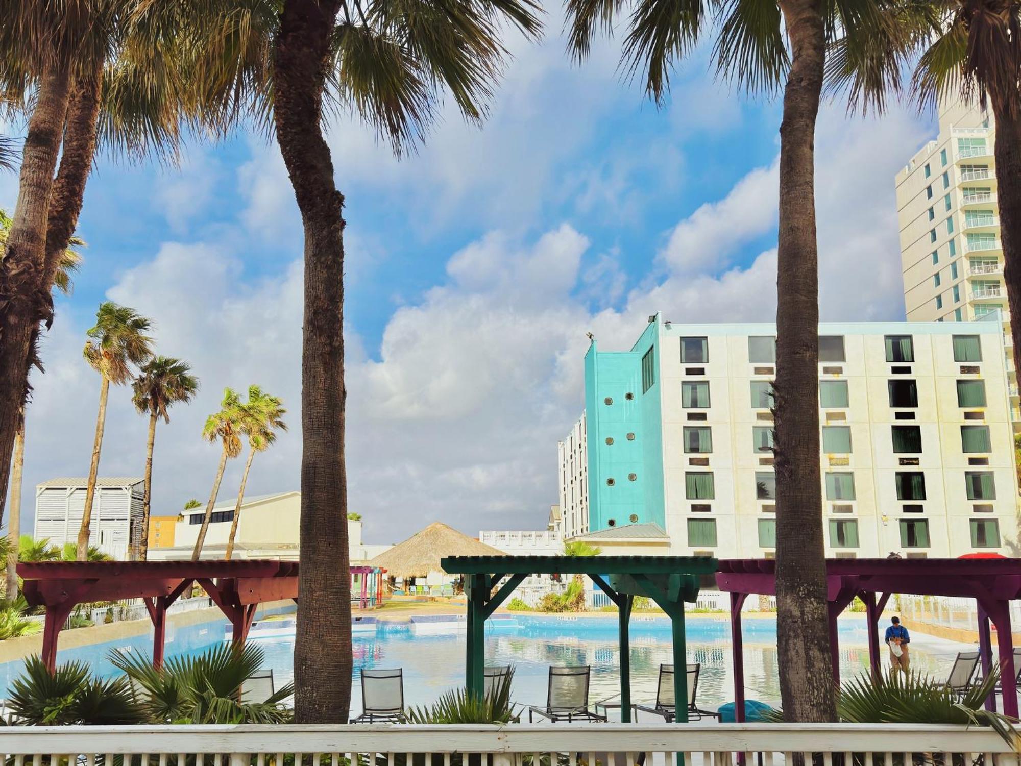 Holiday Inn Resort South Padre Island-Beach Front By Ihg Exterior photo