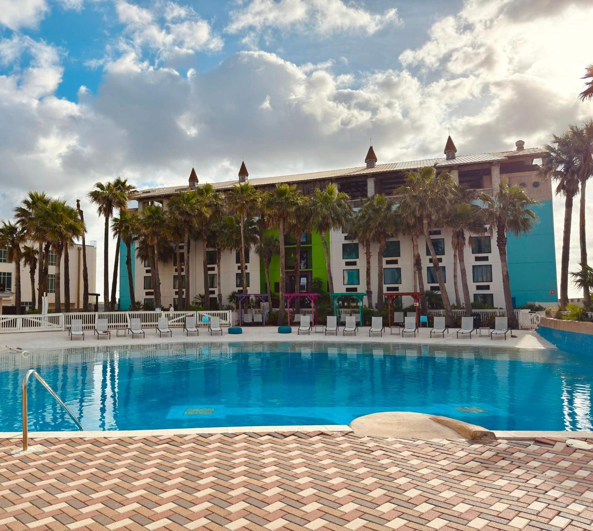 Holiday Inn Resort South Padre Island-Beach Front By Ihg Exterior photo